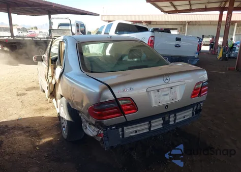 2001 Mercedes-Benz E 320 from USA, damaged, VIN WDBJF65J51B308602